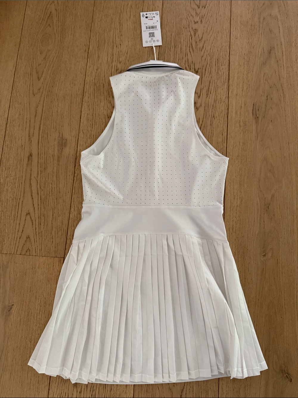 Wilson White Sleeveless Pleated Tennis Dress with Polo Collar brand new! Size m - Picture 4 of 5